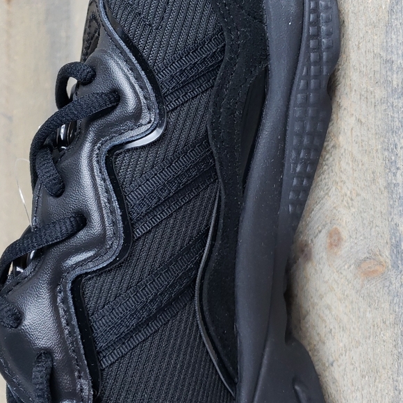 adidas Ozweego Originals Men's Sneakers Shoes Triple Black - Picture 8 of 9